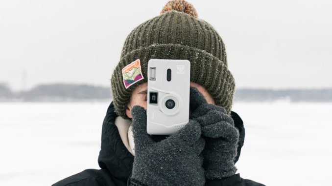 10 roliga aktiviteter att inkludera i festlokalen för en interaktiv fest illustration